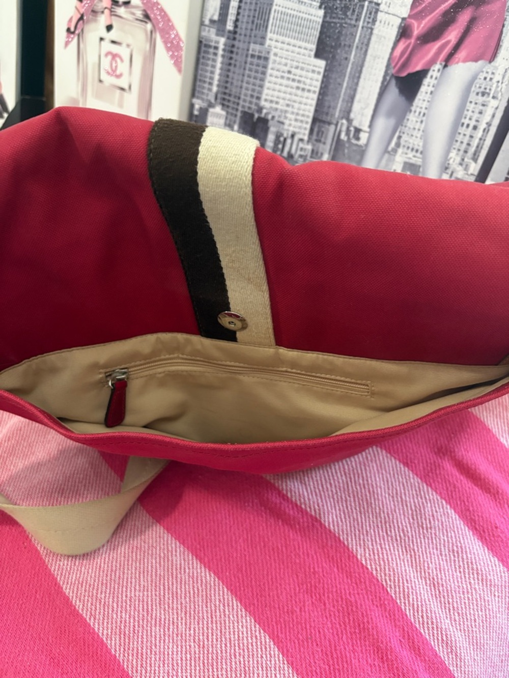 Coach Red Canvas Messenger Bag with Cream Strap and Tan Trim - Picture 6 of 12